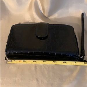 Mondi “Vegan Alligator” black wristlet